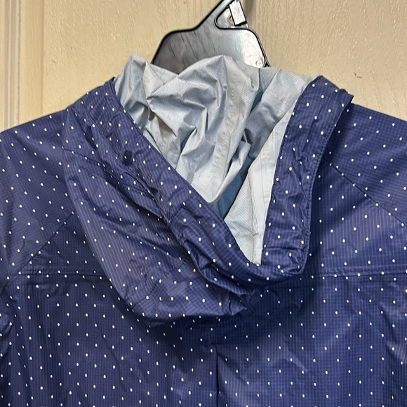 The North Face rain poncho for women; one size - Picture 11 of 12